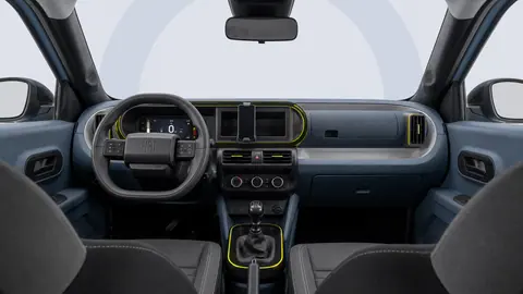 Plancia Fiat Grande Panda Pop con supporto smartphone e cambio manuale