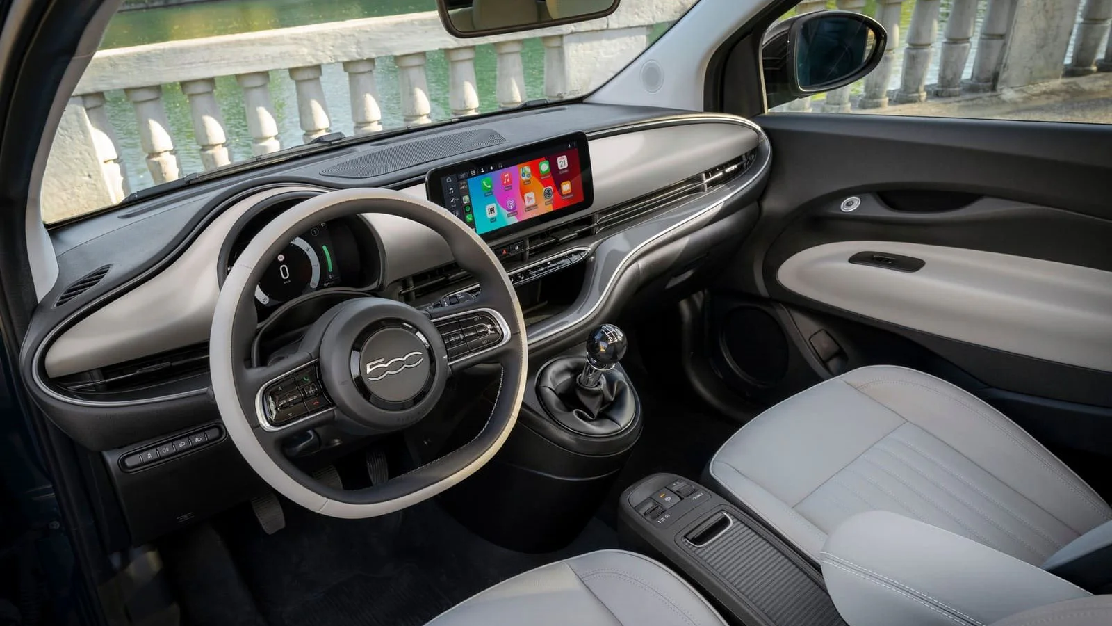 Nuova Fiat 500 Hybrid Pop Celestial Blue, plancia e infotainment