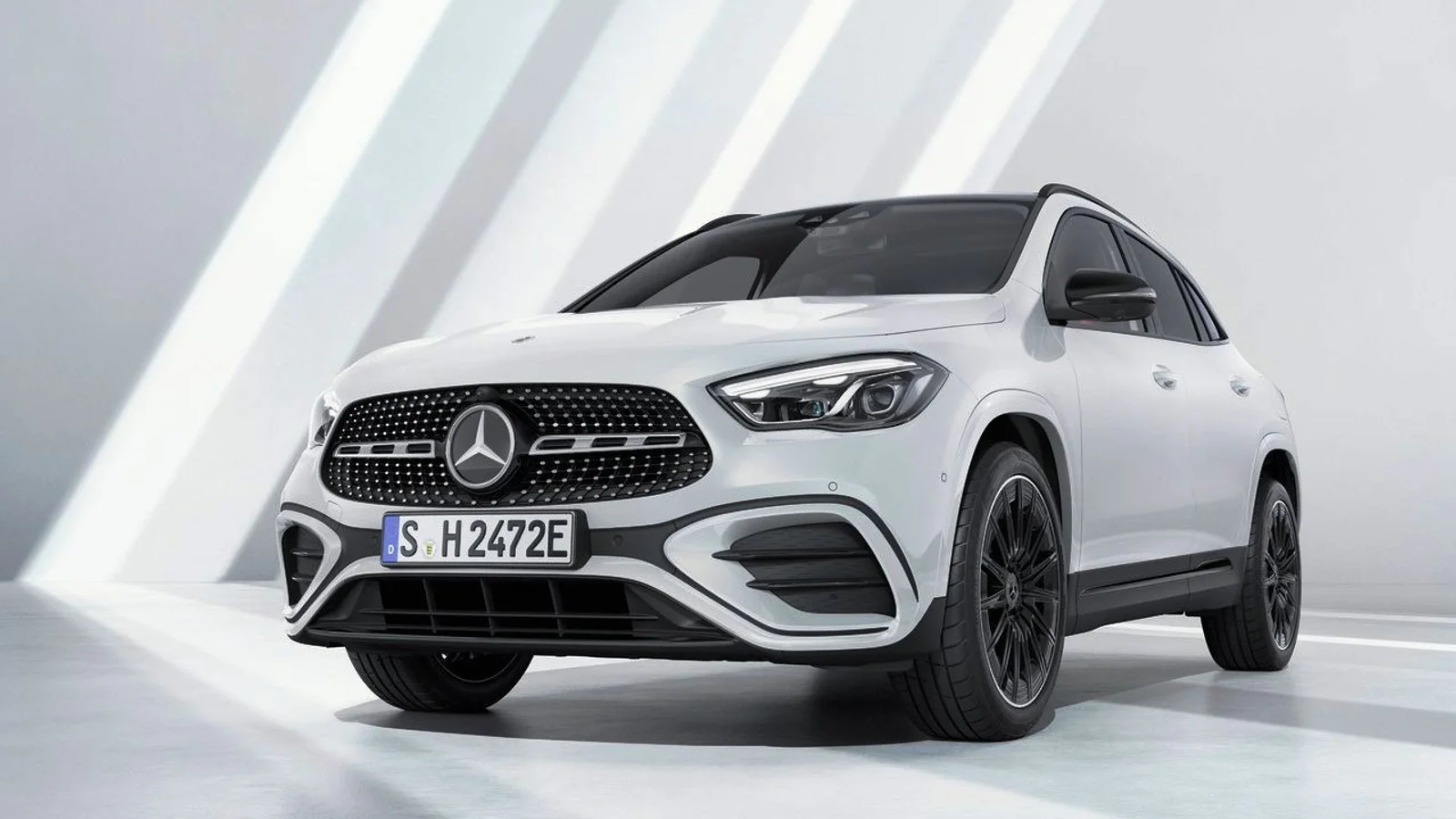 Mercedes-Benz GLA GLA 180 Bianco polare, abitacolo e sedili