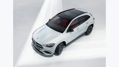Mercedes-Benz GLA GLA 180 Bianco polare, vista laterale