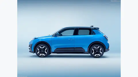 Nuova Nissan MICRA Advance Ocean Blue, vista laterale
