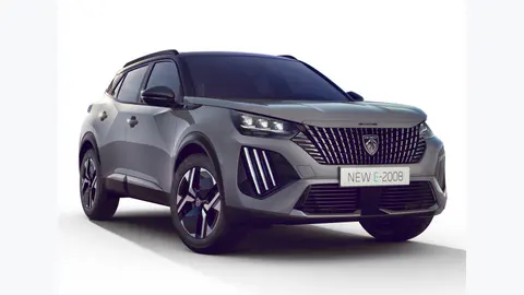 Peugeot 2008 Allure Grigio Selenium, vista anteriore tre quarti