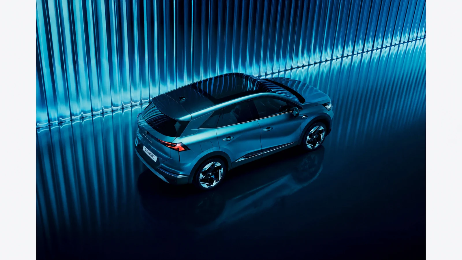 Renault Symbioz Techno Blu Mercure, vista posteriore tre quarti