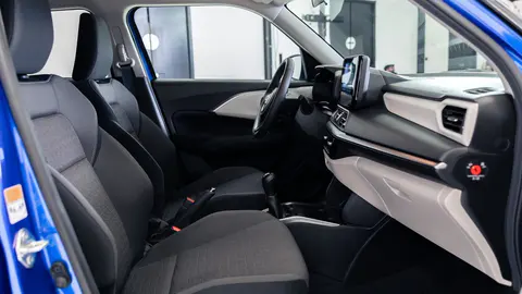 Suzuki Swift Hybrid Top Blu Oceania metallizzato, abitacolo e sedili
