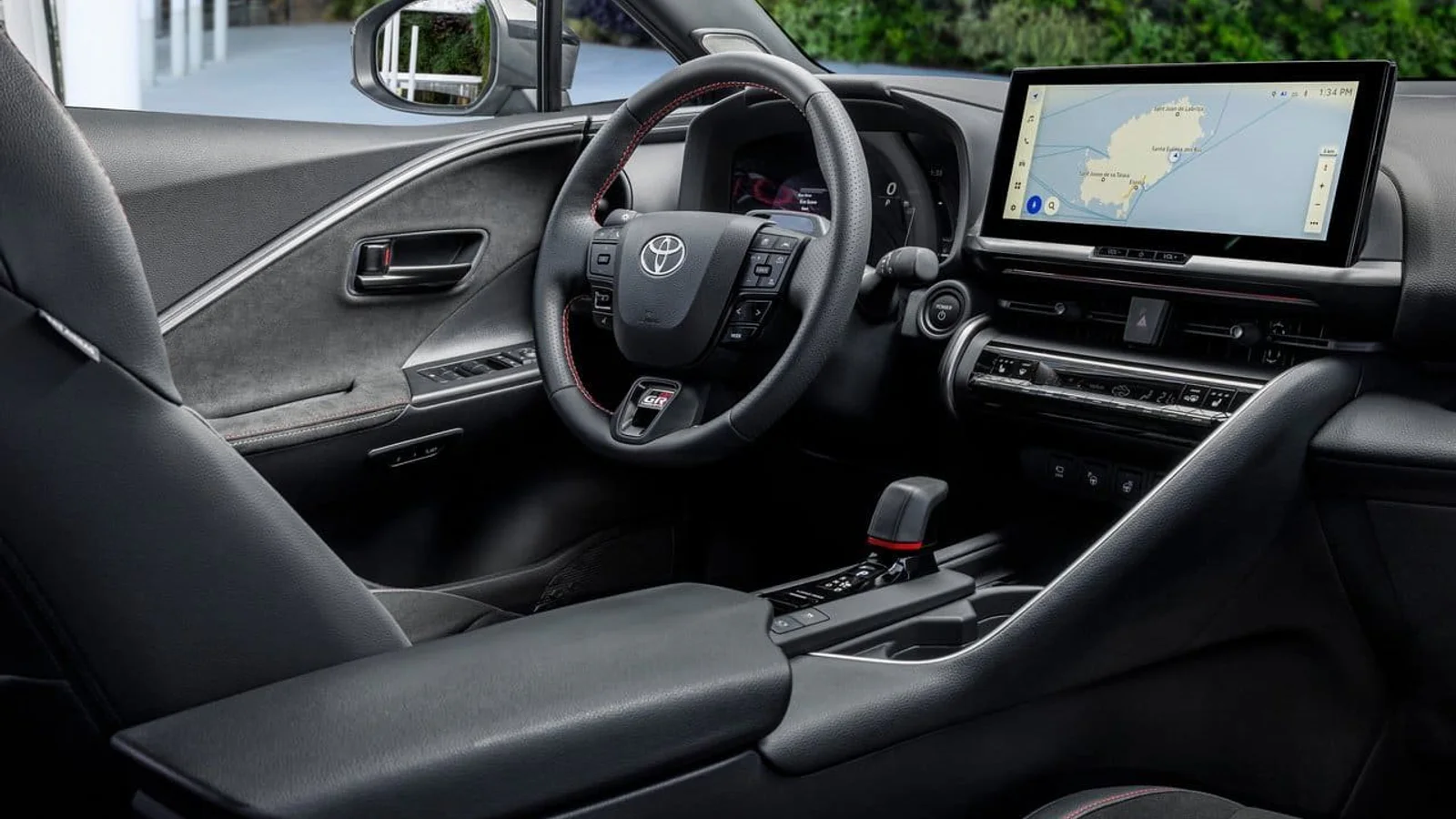 Toyota C-HR Active Super White, plancia e infotainment