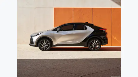 Toyota C-HR Active Super White, vista laterale