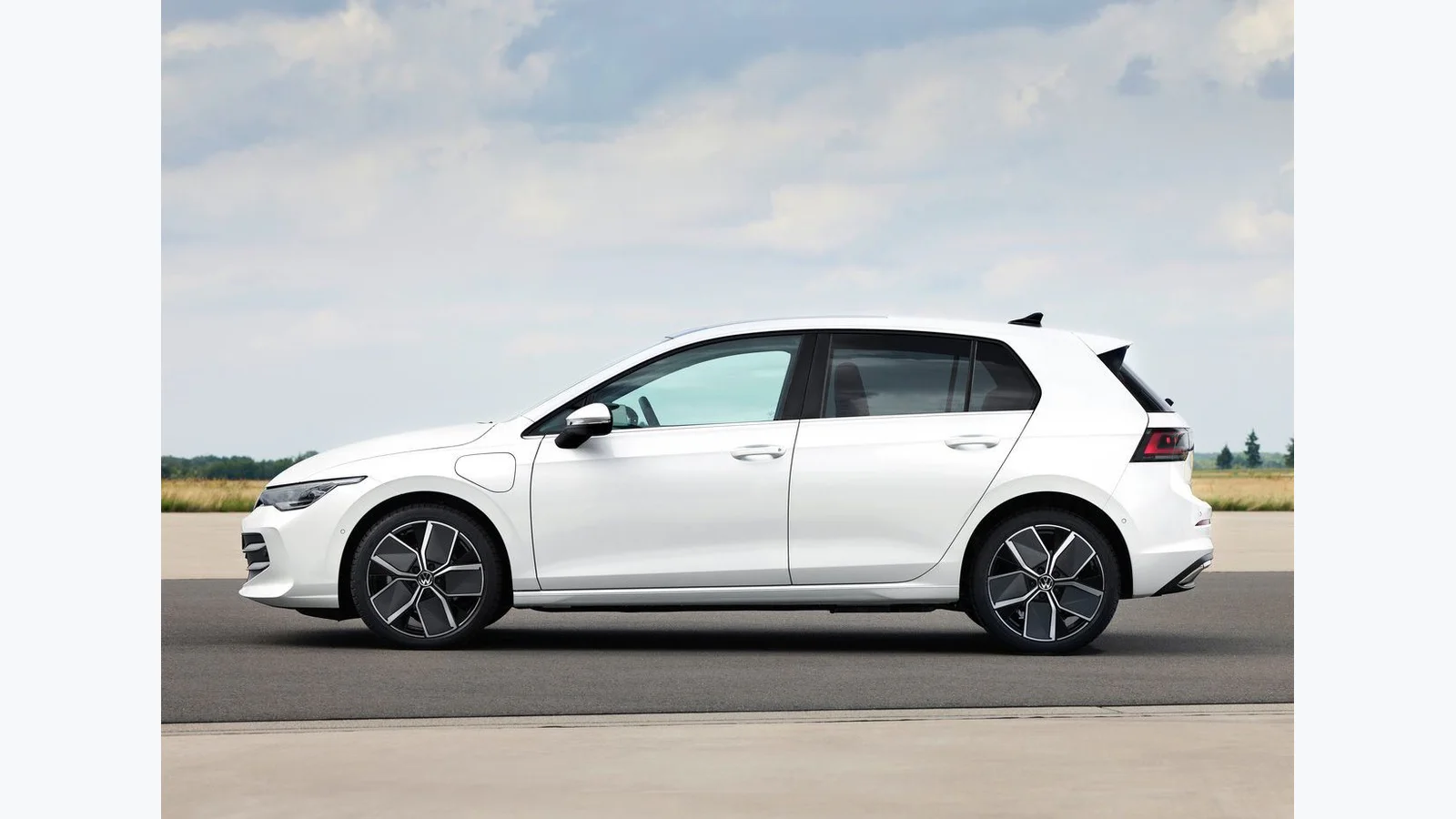 Volkswagen Golf Life Pure White, vista laterale