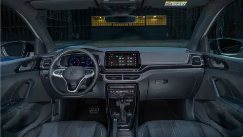 Volkswagen T-Cross Edition Plus Pure White, plancia e infotainment