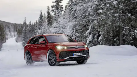 Nuova Tiguan Life Persimmon Red, abitacolo e sedili