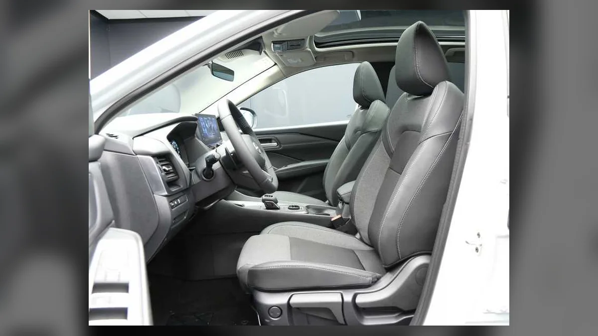 Sedili anteriori della Nissan Qashqai N-Connecta
