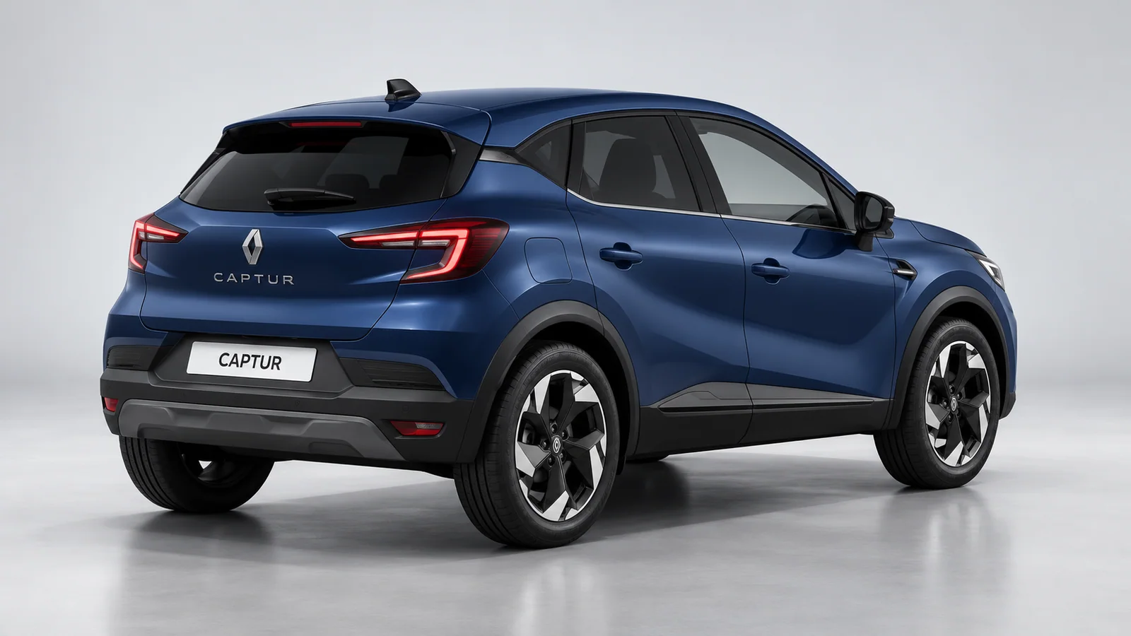 Renault Captur Eco-GPL 120 CV Techno, Blu Iron: vista posteriore a tre quarti