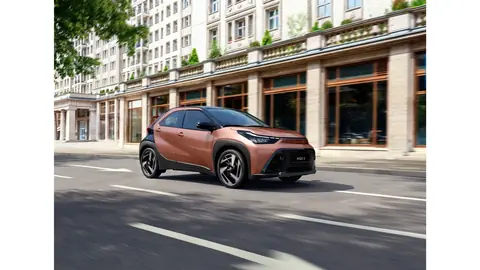 Toyota Aygo X Hybrid in movimento