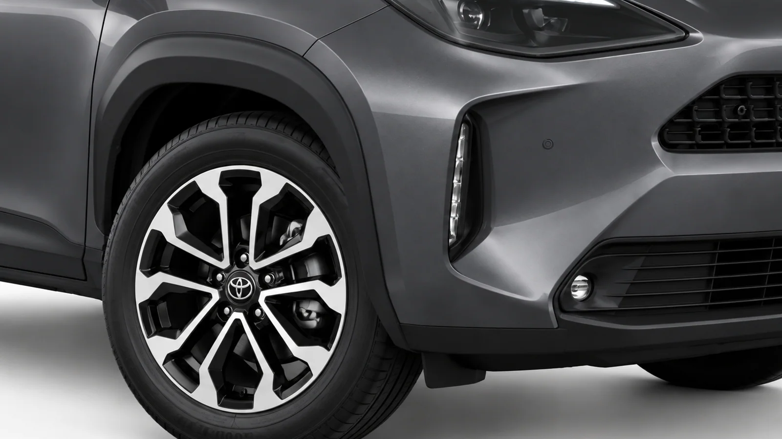 Toyota Yaris Cross 1.5 Hybrid 130 Trend, Dark Grey 1G3: dettaglio dell'allestimento